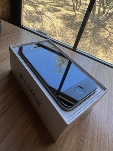Iphone 16gb black - 4s,